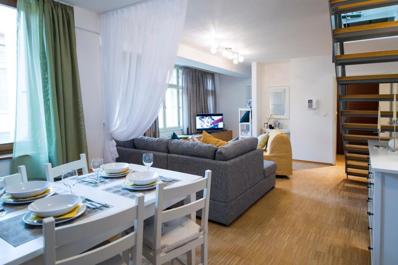 Modern Apartment Charvatova Prague Exterior photo