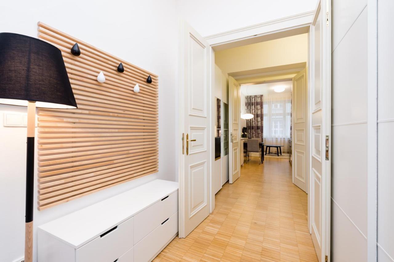 Modern Apartment Charvatova Prague Exterior photo