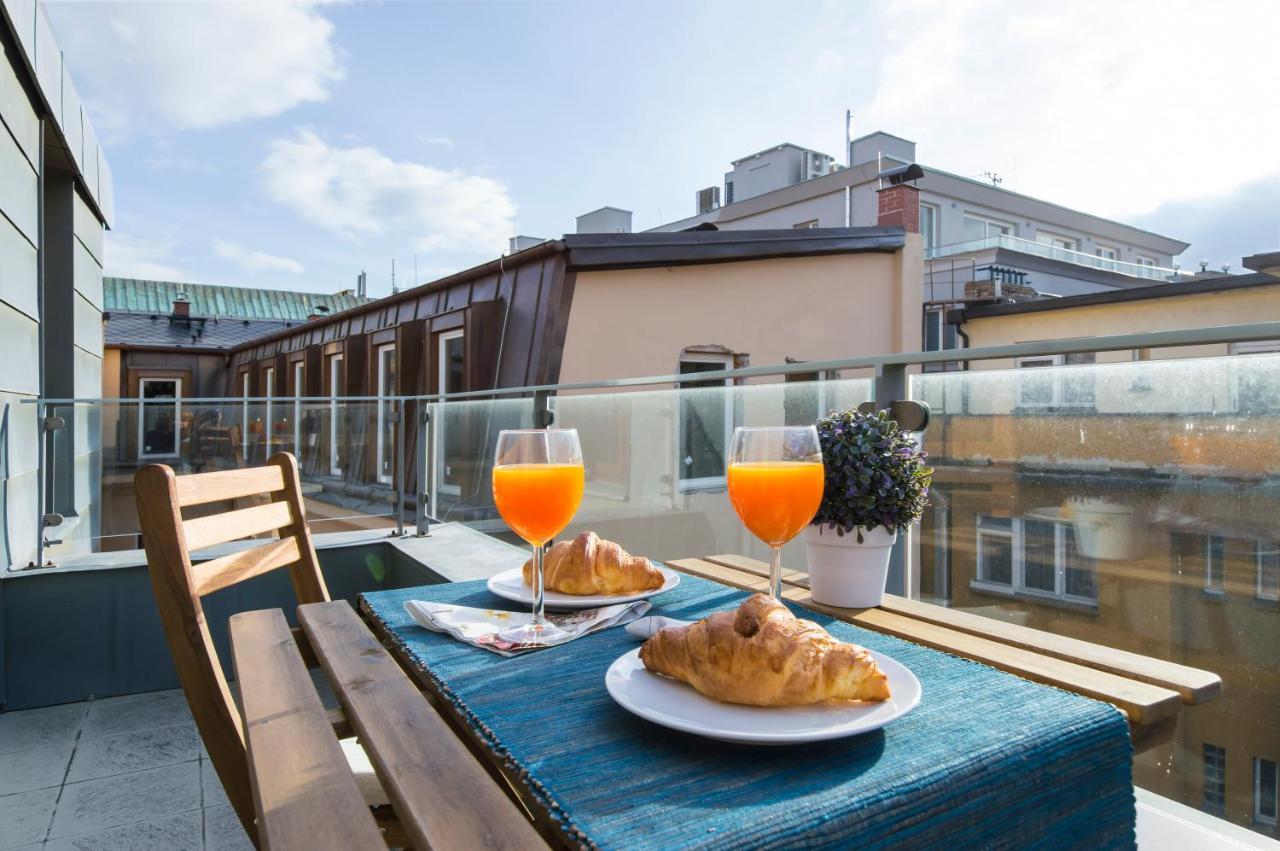 Modern Apartment Charvatova Prague Exterior photo