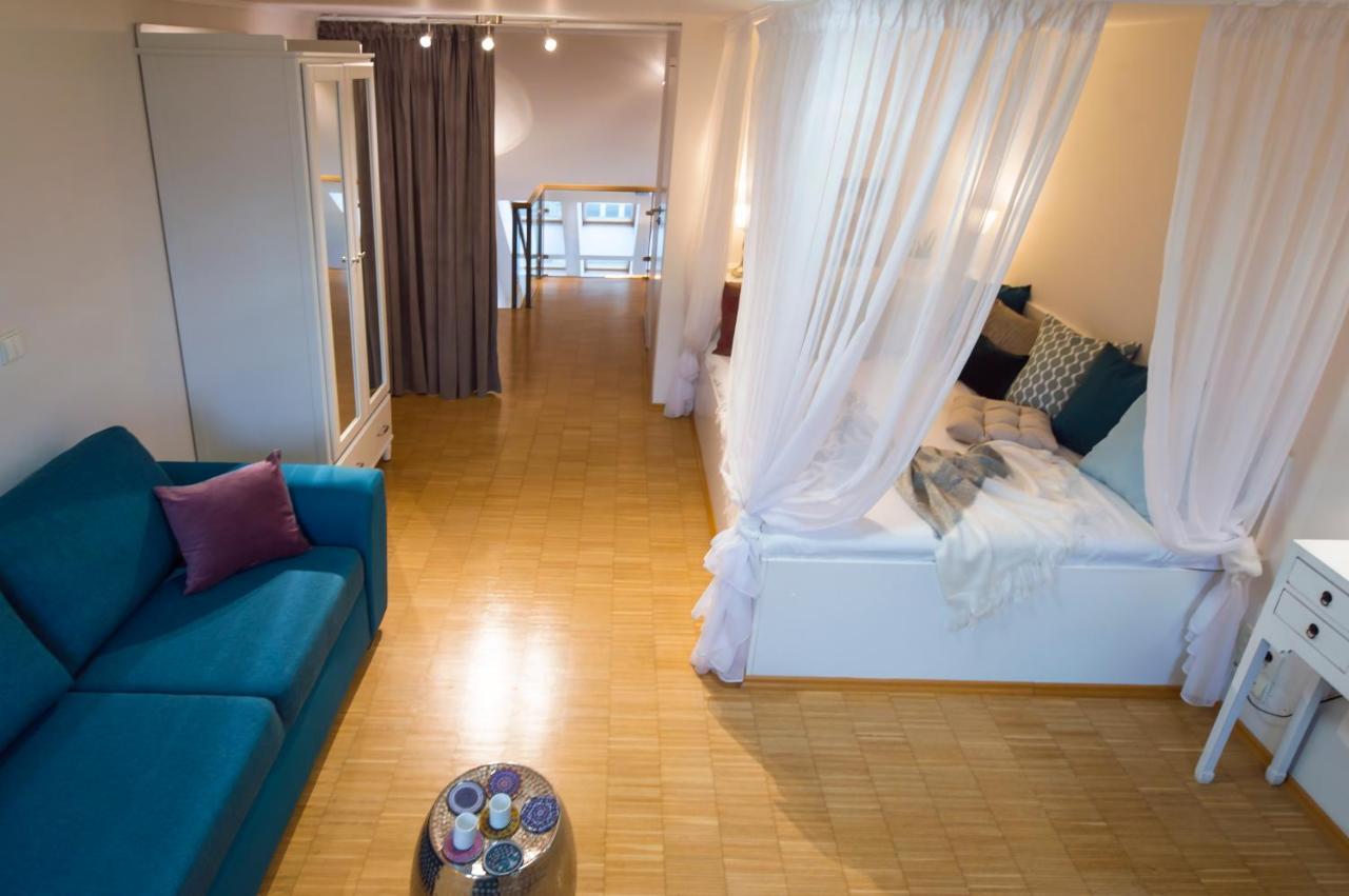 Modern Apartment Charvatova Prague Exterior photo