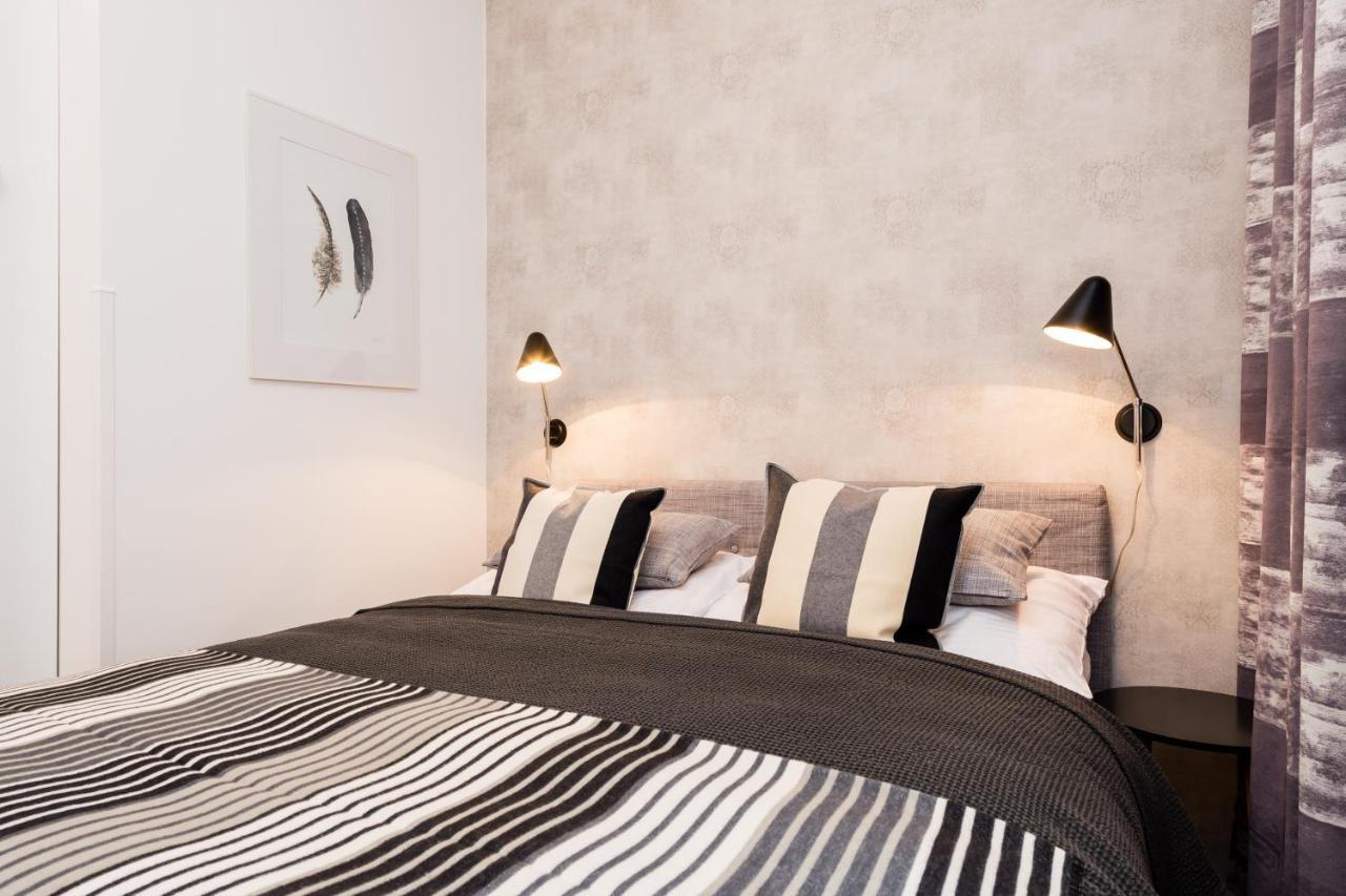 Modern Apartment Charvatova Prague Exterior photo