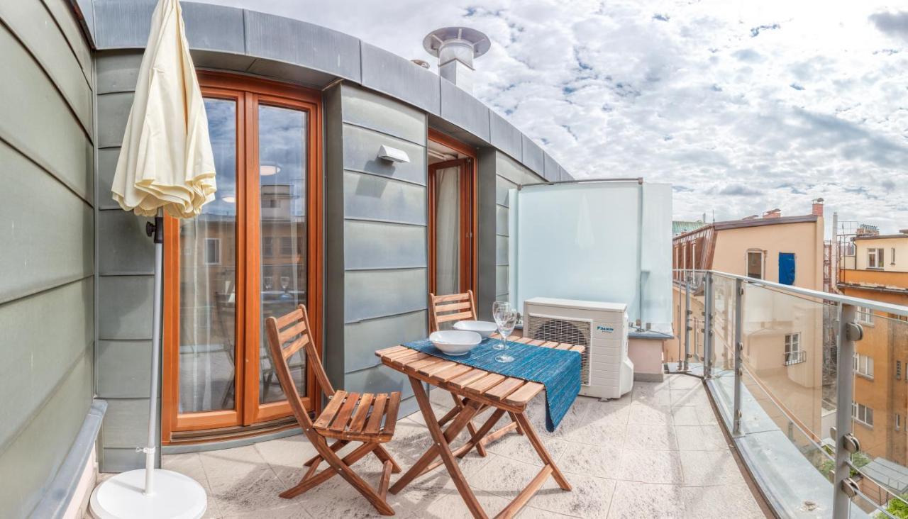 Modern Apartment Charvatova Prague Exterior photo