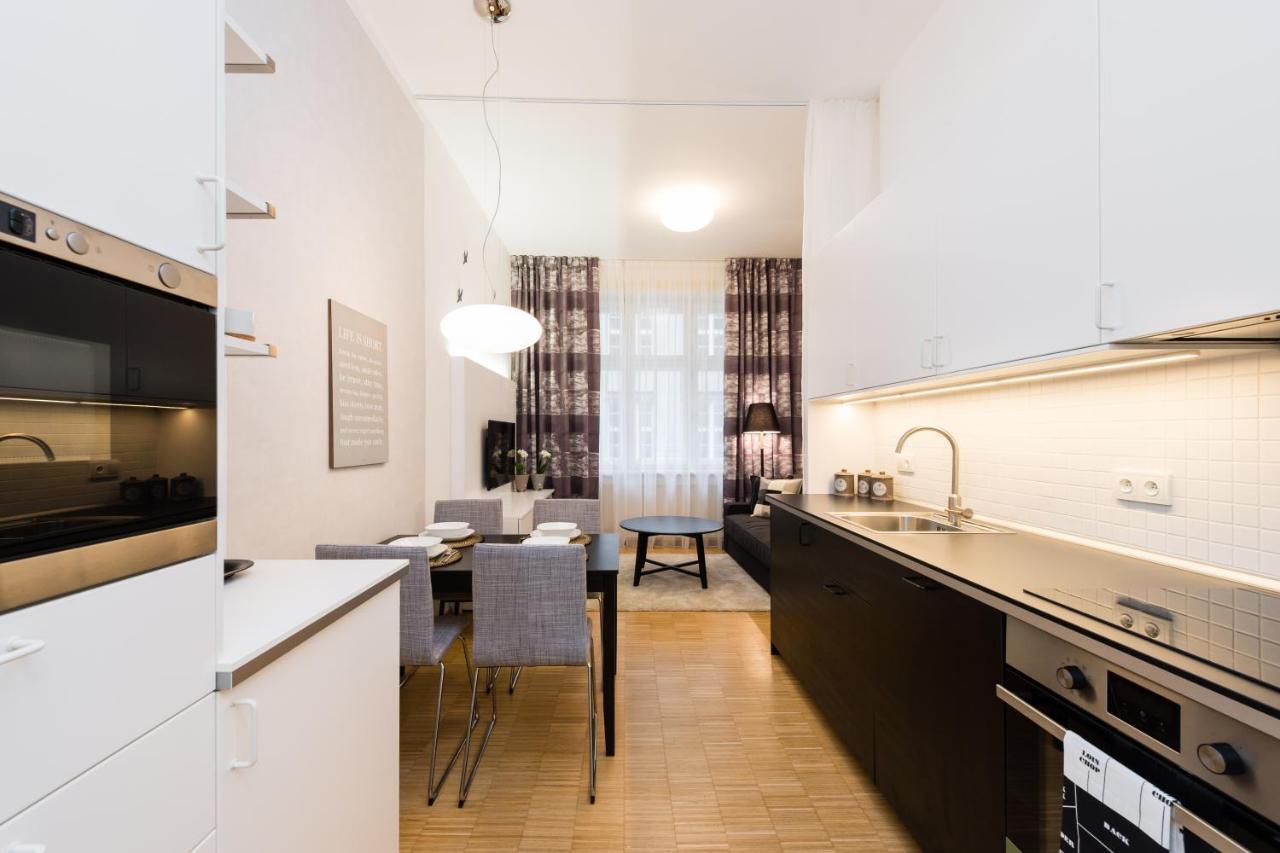Modern Apartment Charvatova Prague Exterior photo
